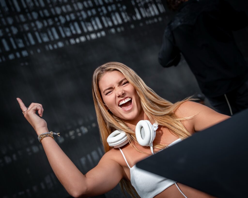 Apres Ski Party W/DJ Natti & Blake Get Back Here